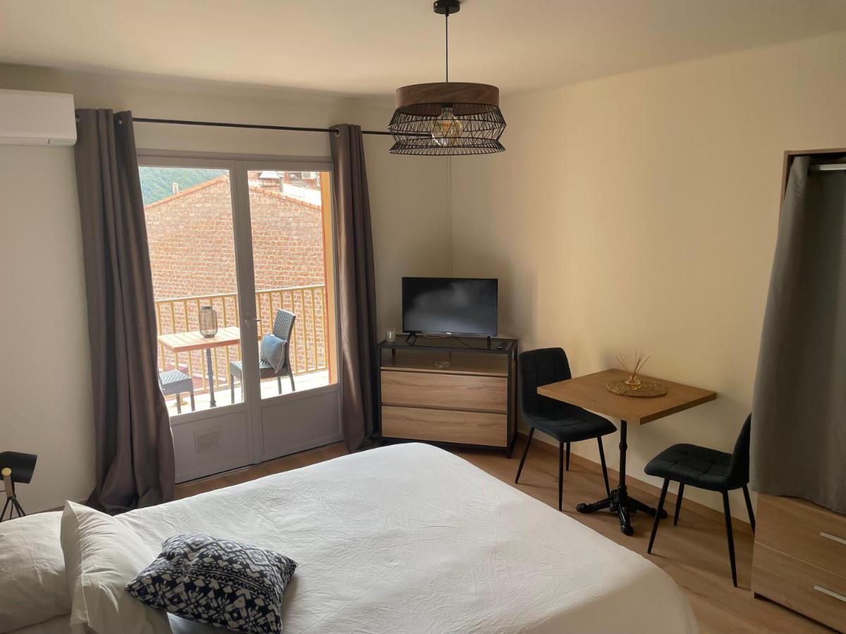 Les Residences Du Port Appartements Meubles Порто Екстериор снимка